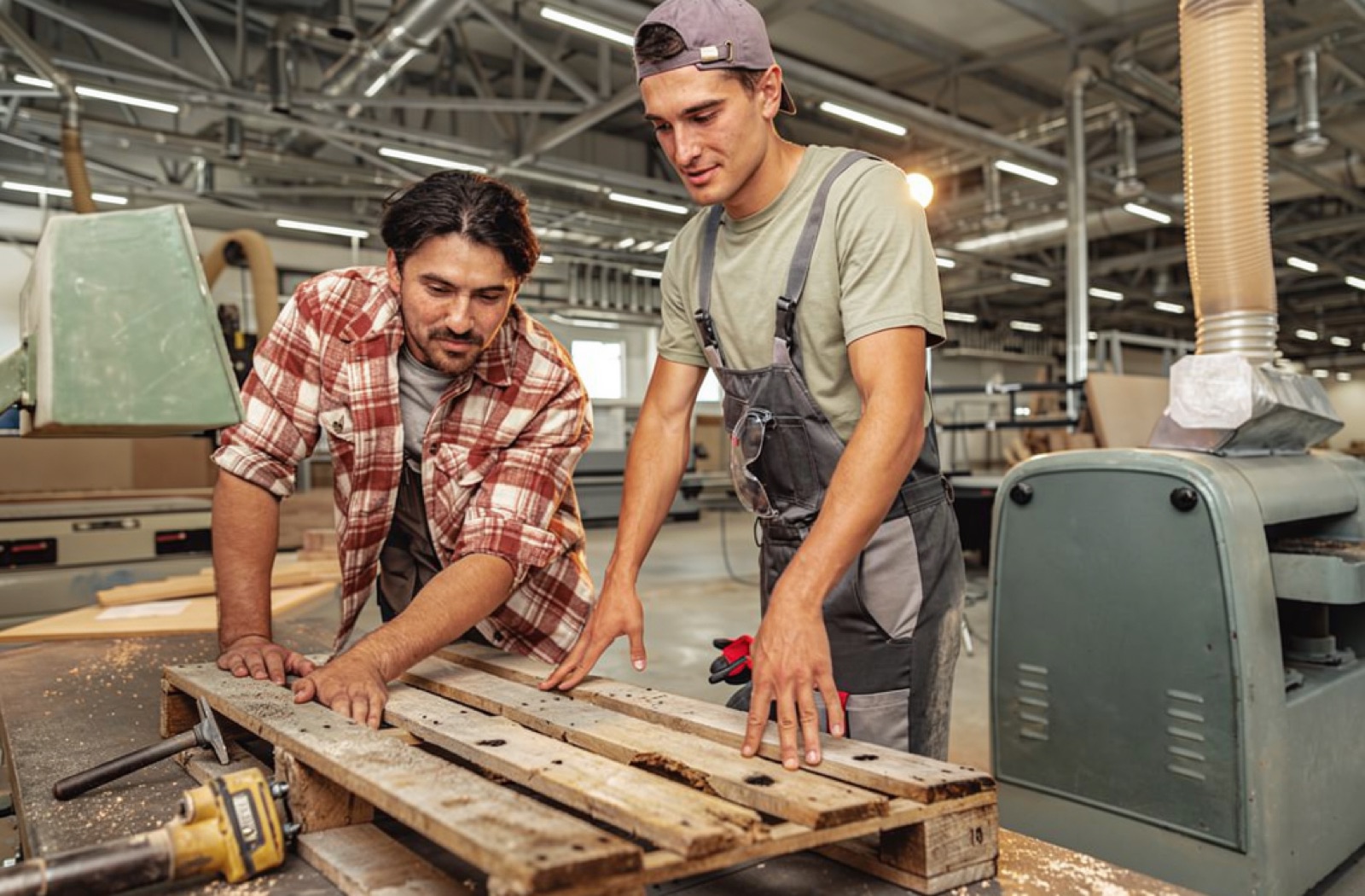 Operacion con tarimas y logistica industrial